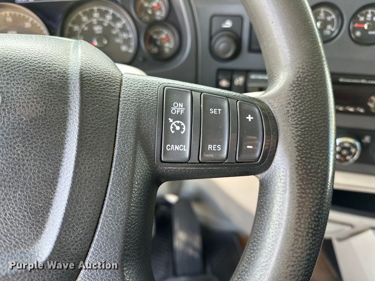 image for item OM9362 2020 Peterbilt  567 dump truck