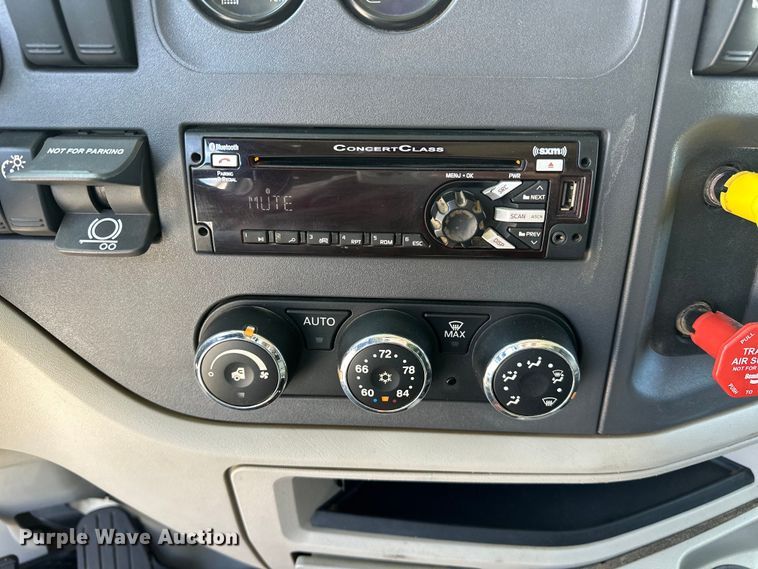 image for item OM9362 2020 Peterbilt  567 dump truck