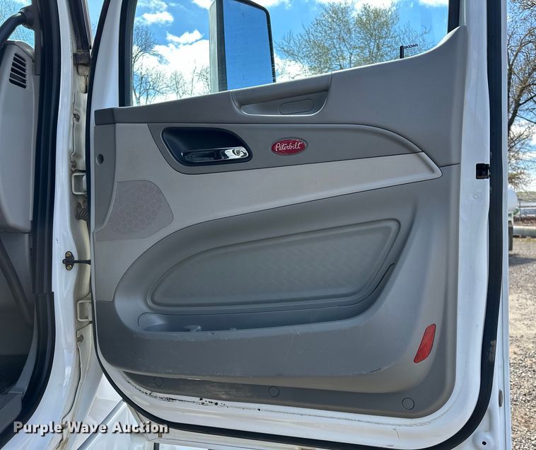 image for item OM9362 2020 Peterbilt  567 dump truck