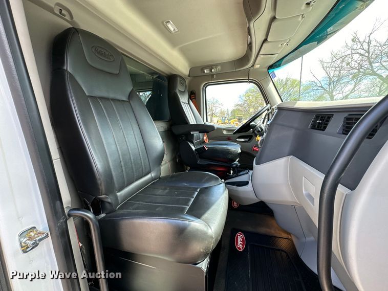 image for item OM9362 2020 Peterbilt  567 dump truck