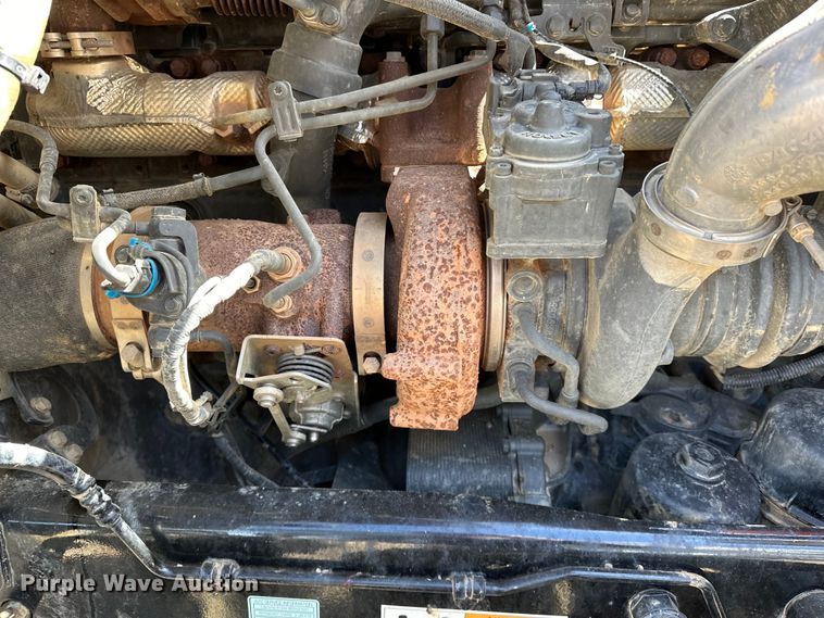 image for item OM9362 2020 Peterbilt  567 dump truck