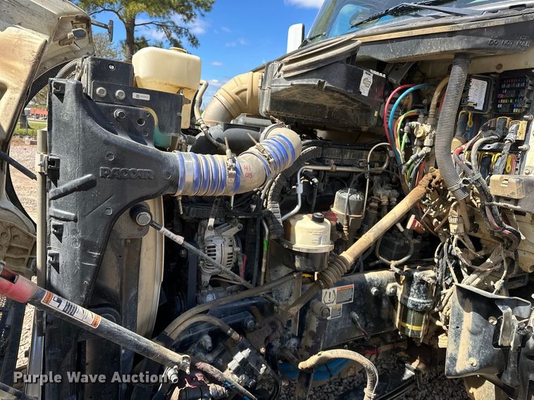 image for item OM9362 2020 Peterbilt  567 dump truck