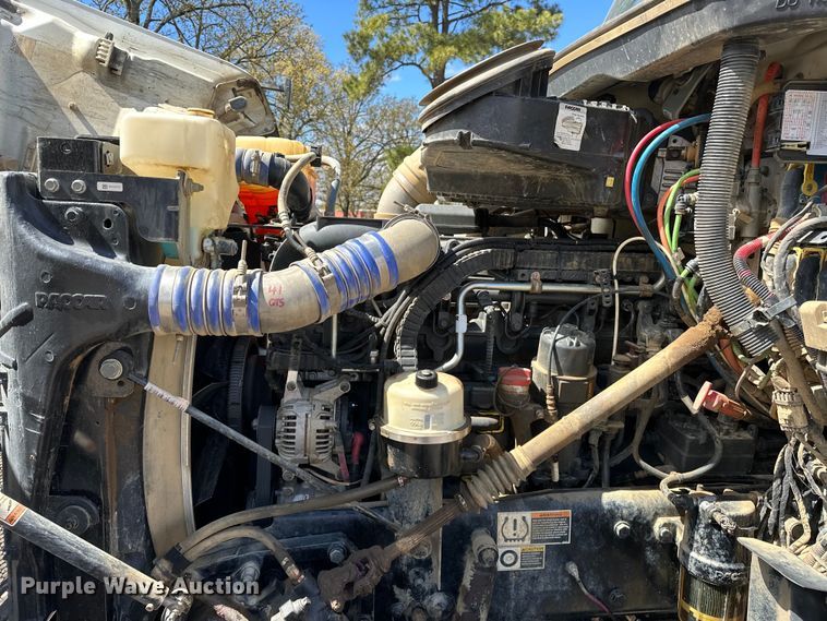 image for item OM9362 2020 Peterbilt  567 dump truck