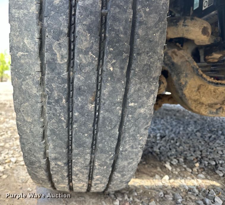 image for item OM9362 2020 Peterbilt  567 dump truck