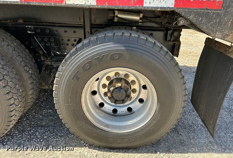 image for item OM9362 2020 Peterbilt  567 dump truck