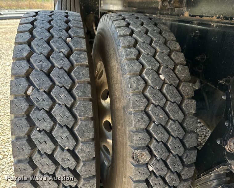 image for item OM9362 2020 Peterbilt  567 dump truck