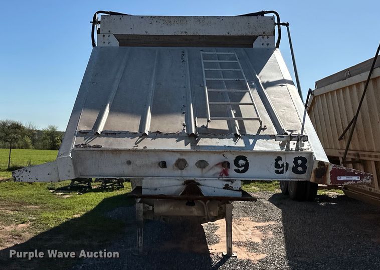 image for item OM9445 2004 CTS bottom dump trailer