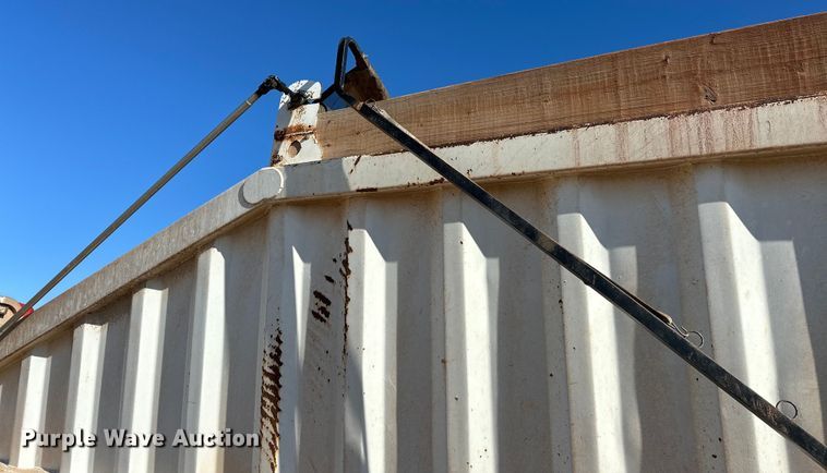 image for item OM9445 2004 CTS bottom dump trailer