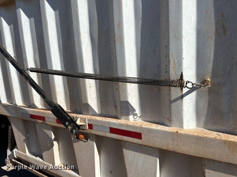 image for item OM9445 2004 CTS bottom dump trailer