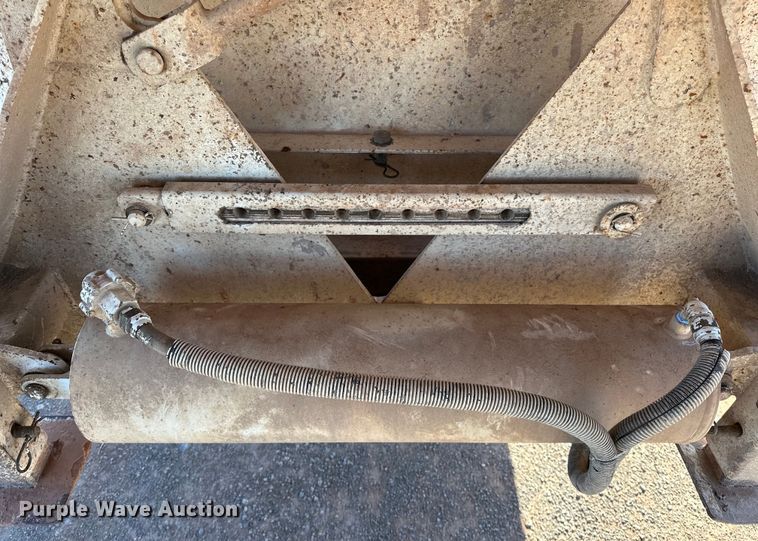 image for item OM9445 2004 CTS bottom dump trailer