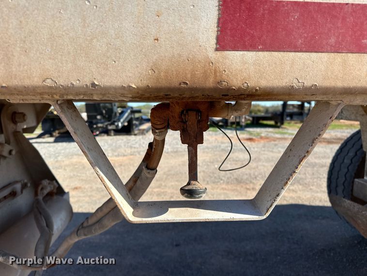 image for item OM9445 2004 CTS bottom dump trailer