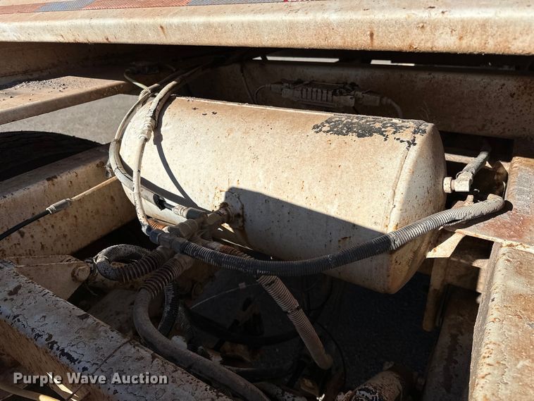 image for item OM9445 2004 CTS bottom dump trailer