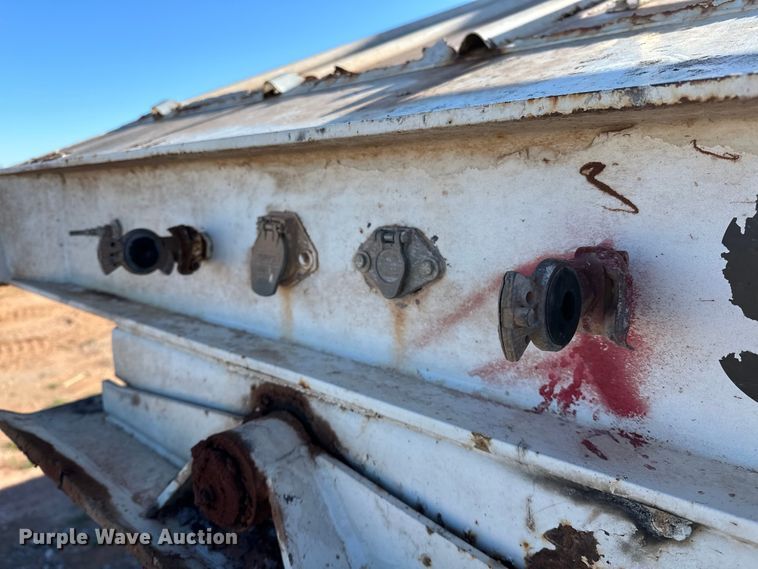 image for item OM9445 2004 CTS bottom dump trailer