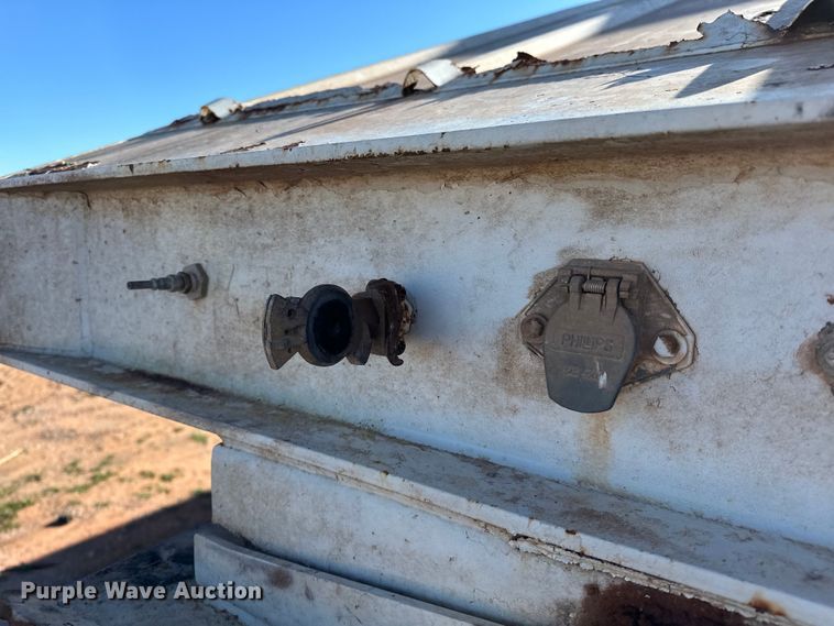 image for item OM9445 2004 CTS bottom dump trailer