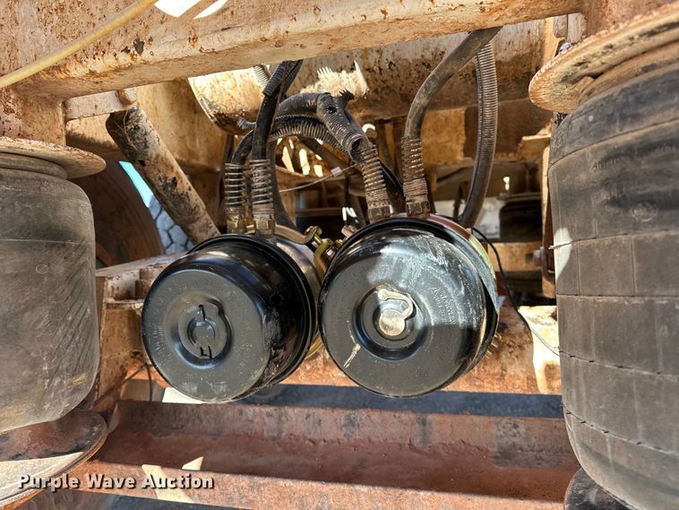 image for item OM9445 2004 CTS bottom dump trailer