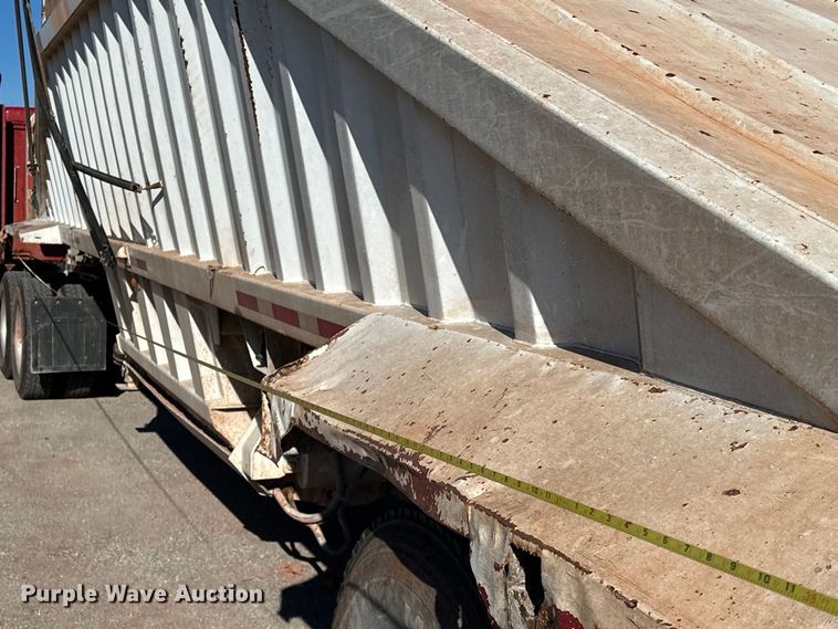 image for item OM9445 2004 CTS bottom dump trailer