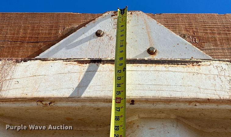 image for item OM9445 2004 CTS bottom dump trailer