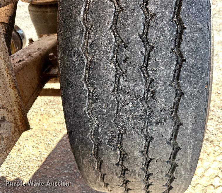 image for item OM9445 2004 CTS bottom dump trailer