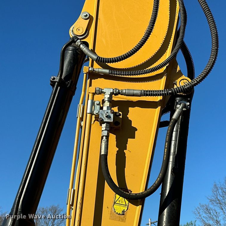 image for item OM9451 2019 Caterpillar  313FL excavator