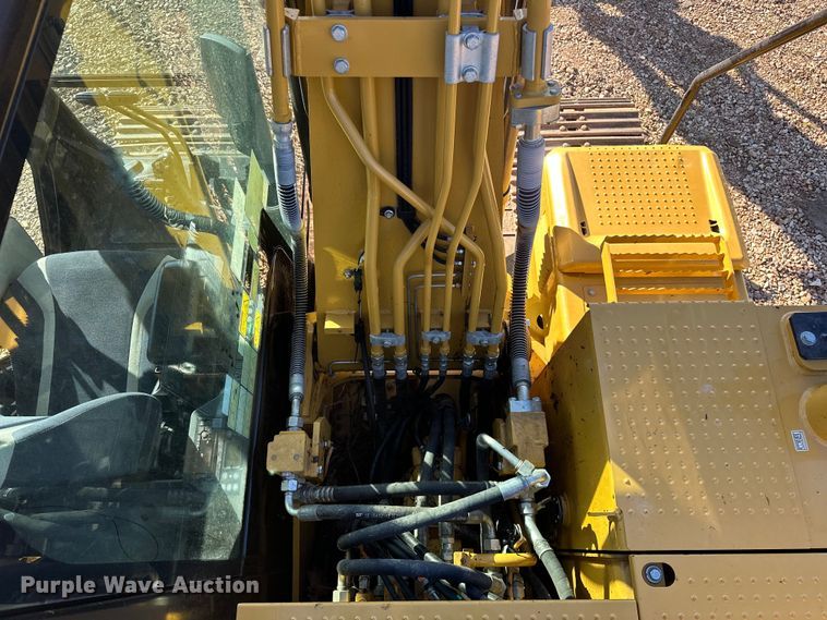 image for item OM9451 2019 Caterpillar  313FL excavator