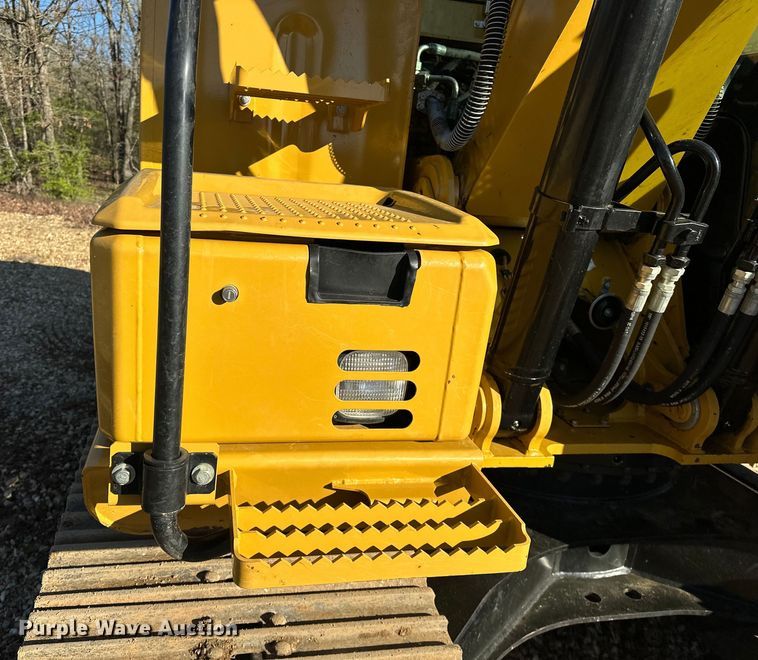 image for item OM9451 2019 Caterpillar  313FL excavator