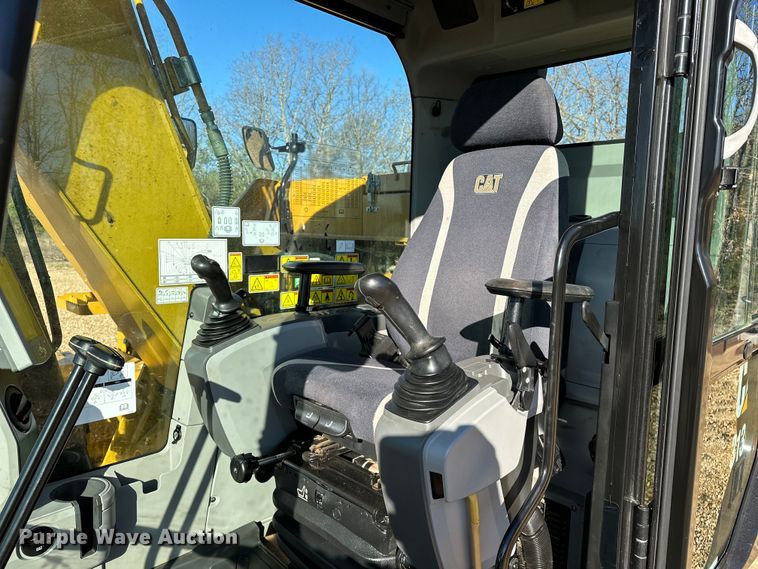 image for item OM9451 2019 Caterpillar  313FL excavator