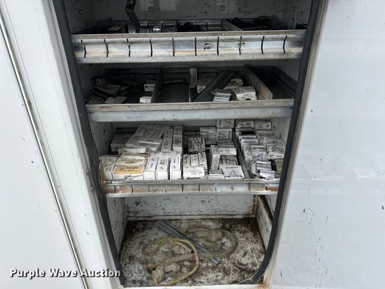 image for item OM9945 2009 International  DuraStar 4300 bucket truck