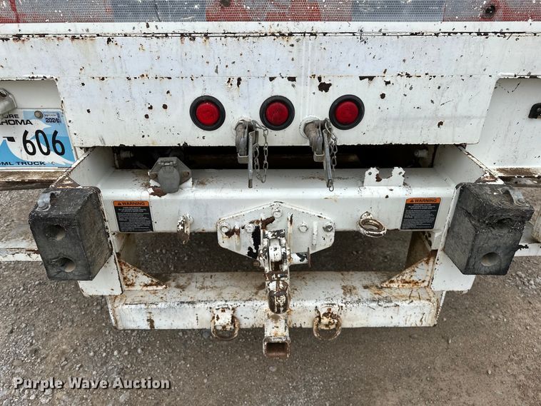 image for item OM9945 2009 International  DuraStar 4300 bucket truck