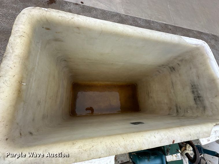 image for item OM9945 2009 International  DuraStar 4300 bucket truck