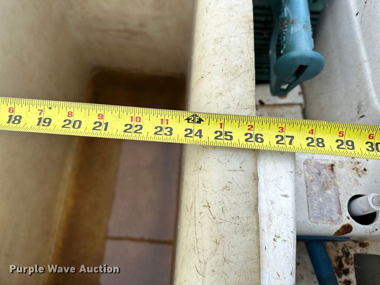 image for item OM9945 2009 International  DuraStar 4300 bucket truck