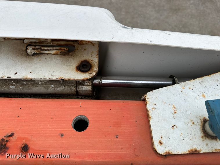 image for item OM9945 2009 International  DuraStar 4300 bucket truck