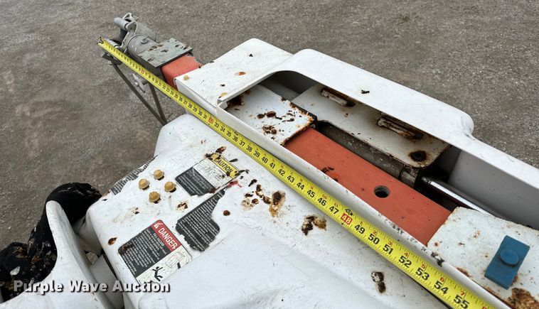 image for item OM9945 2009 International  DuraStar 4300 bucket truck