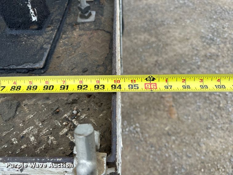 image for item OM9945 2009 International  DuraStar 4300 bucket truck