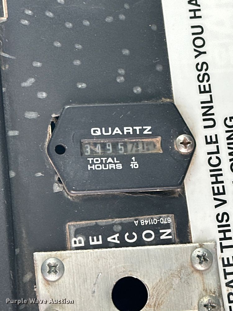 image for item OM9945 2009 International  DuraStar 4300 bucket truck