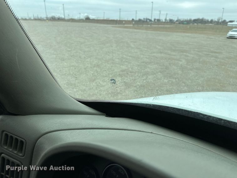 image for item OM9945 2009 International  DuraStar 4300 bucket truck