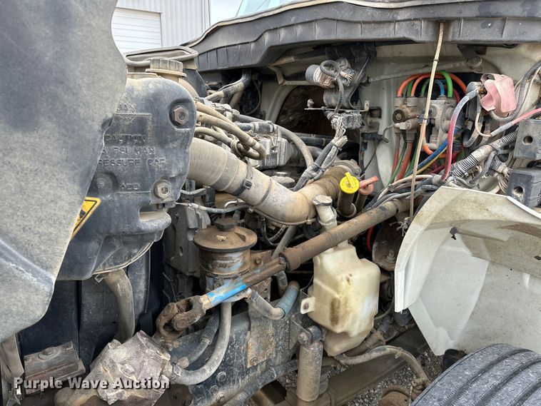 image for item OM9945 2009 International  DuraStar 4300 bucket truck