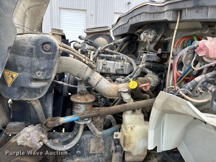 image for item OM9945 2009 International  DuraStar 4300 bucket truck