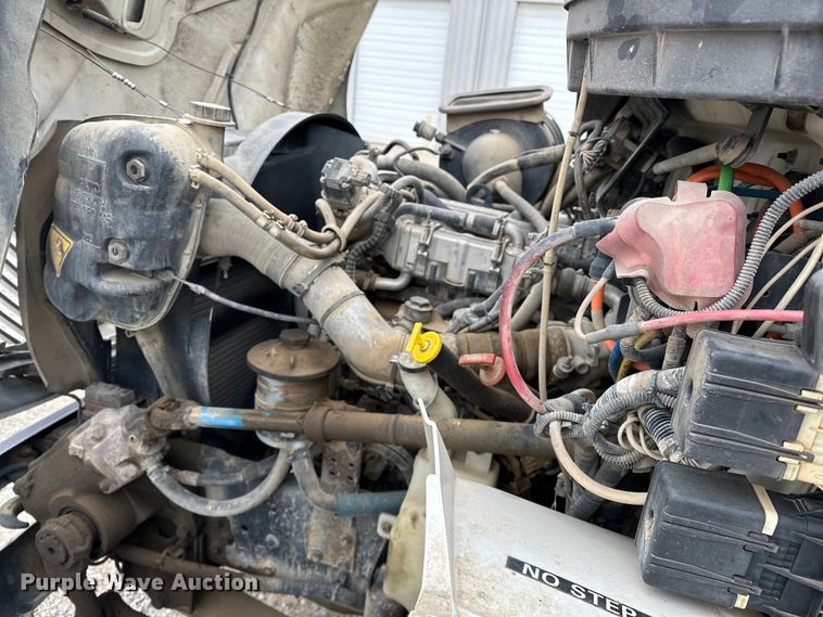 image for item OM9945 2009 International  DuraStar 4300 bucket truck