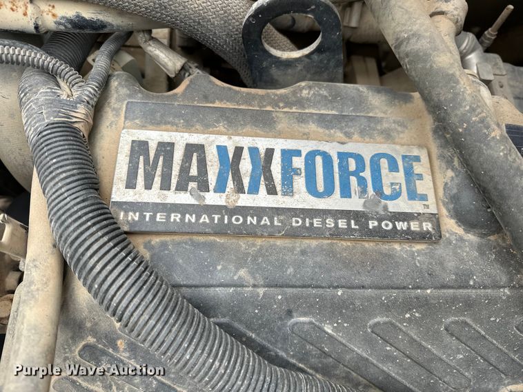 image for item OM9945 2009 International  DuraStar 4300 bucket truck