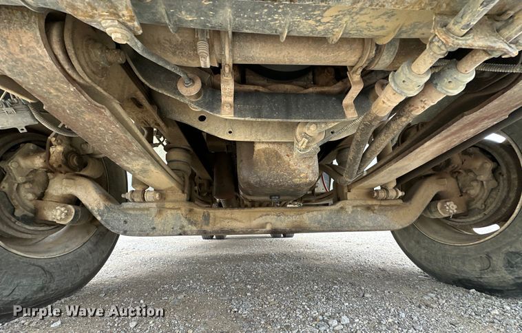 image for item OM9945 2009 International  DuraStar 4300 bucket truck