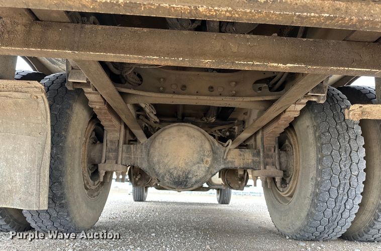 image for item OM9945 2009 International  DuraStar 4300 bucket truck