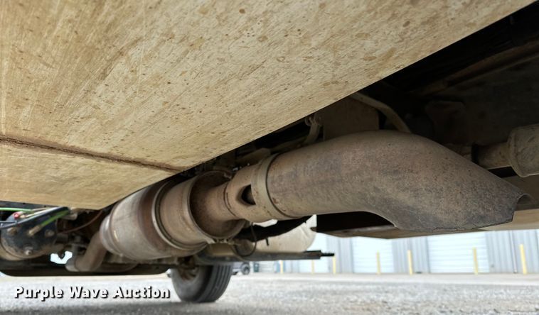 image for item OM9945 2009 International  DuraStar 4300 bucket truck