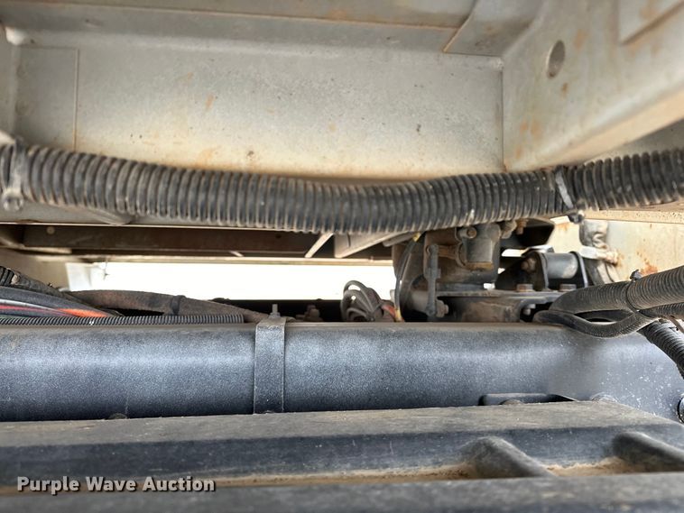 image for item OM9945 2009 International  DuraStar 4300 bucket truck