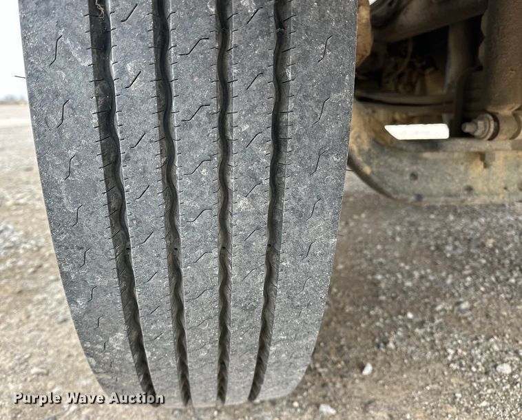 image for item OM9945 2009 International  DuraStar 4300 bucket truck