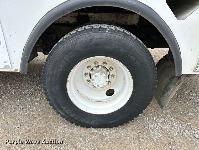 image for item OM9945 2009 International  DuraStar 4300 bucket truck