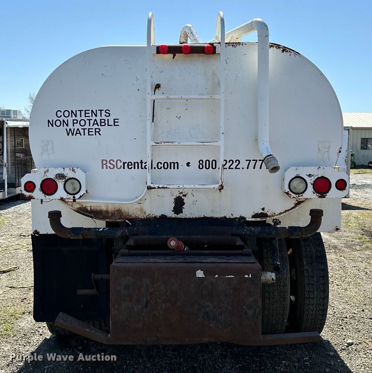 image for item OM9962 2005 Ford F750 Super Duty water truck