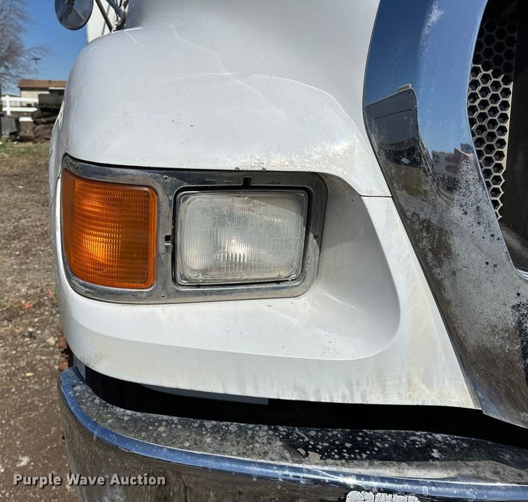 image for item OM9962 2005 Ford F750 Super Duty water truck