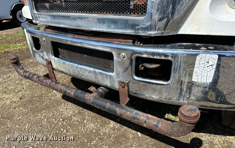 image for item OM9962 2005 Ford F750 Super Duty water truck