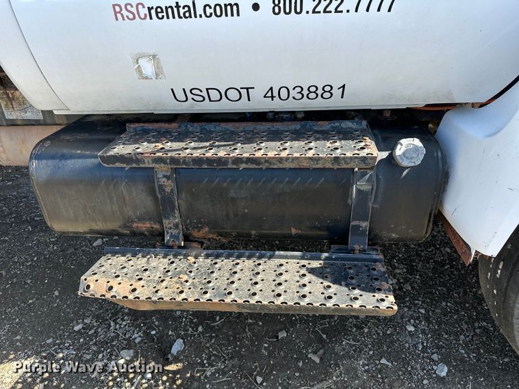 image for item OM9962 2005 Ford F750 Super Duty water truck