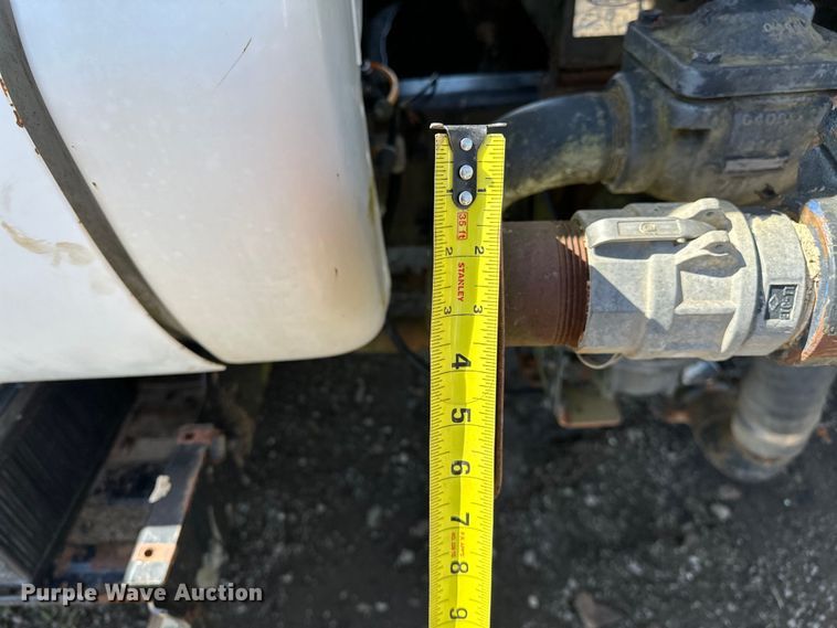 image for item OM9962 2005 Ford F750 Super Duty water truck